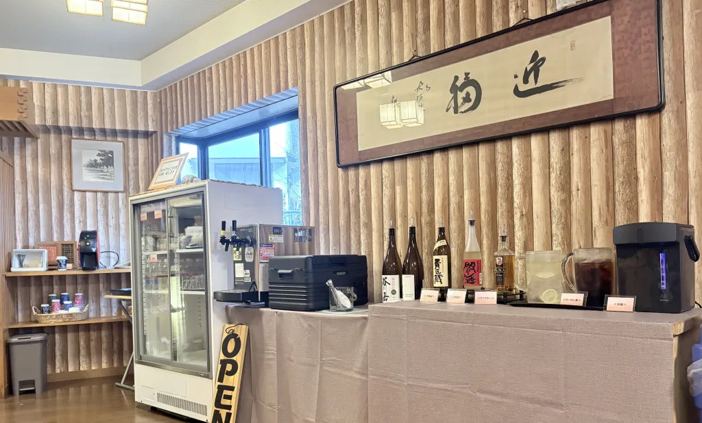 太陽館のラウンジサービス。地元の和菓子やウェルカムドリンクでおもてなし