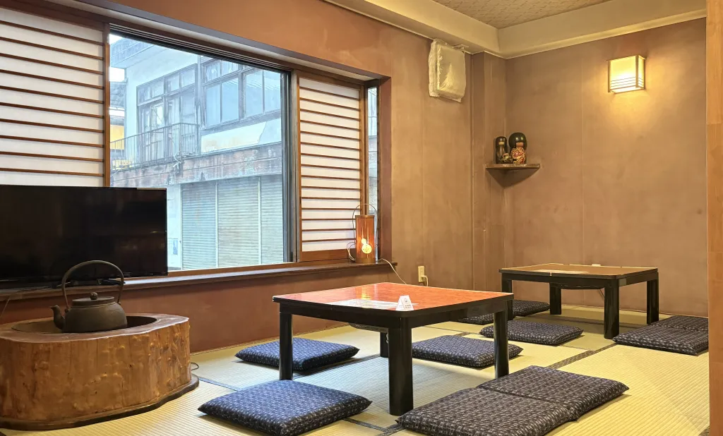 太陽館のラウンジサービス。地元の和菓子やウェルカムドリンクでおもてなし