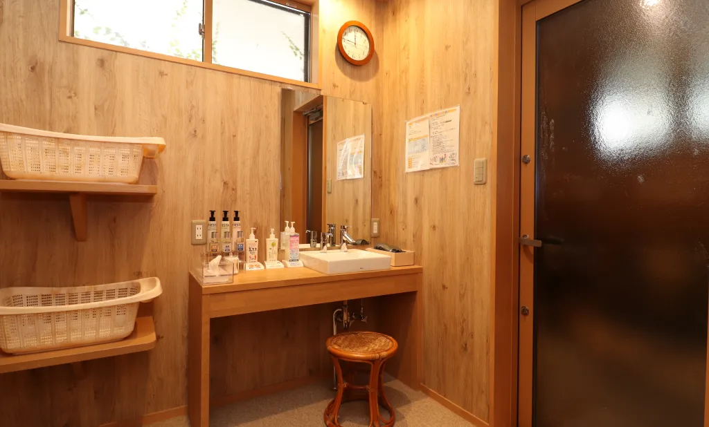 木の香りと庭園の緑に癒される家族風呂 恵比寿の湯