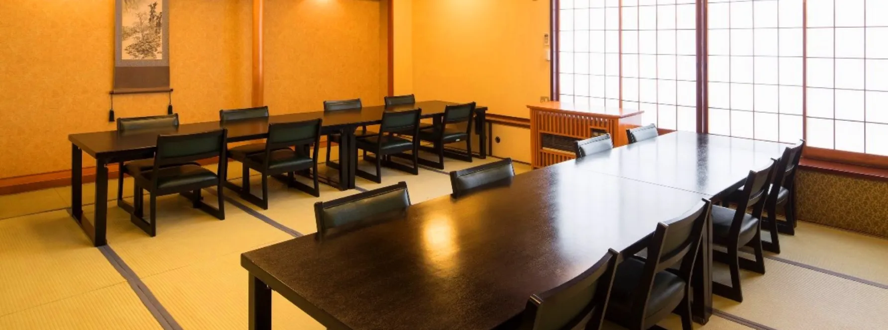 太陽館のお食事処。ゆったりと旬の味覚を堪能できます